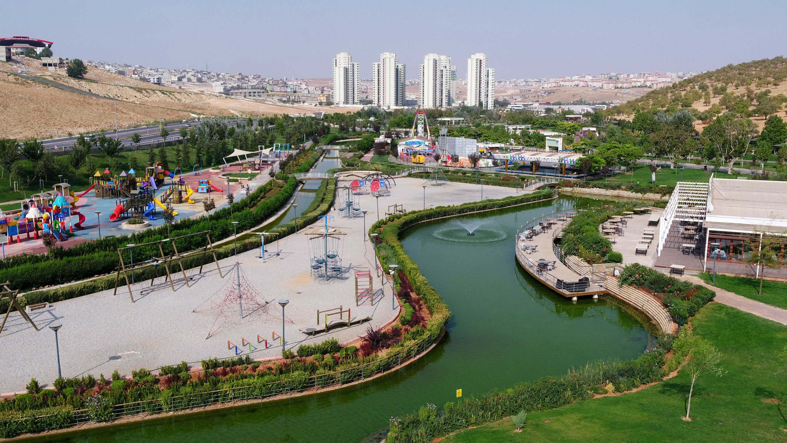 Gaziantep Şahinbey Yeşilvadi Parkı genel görünümü ve ziyaretçi alanları